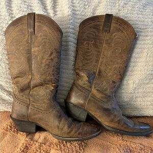 Ariat Magnolia Round Toe Cowboy Boots | Size 7